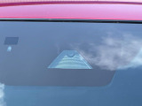 【i-ACTIVESENSE】走行中に前方の車両等を認識し、衝突しそうな時は警報とブレーキで衝突回避と被害軽減をアシスト。より安全にドライブをお楽しみいただけます。