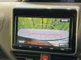 【バックカメラ】駐車時に後方がリアルタイム映像で確認できます。大型商業施設や立体駐車場での駐車時や、夜間のバック時に大活躍!運転スキルに関わらず、今や必須となった装備のひとつです!