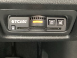 ハンドルの右下にETC2.0がついています。高速道路の料金所の通過も楽々です!。 カードの取り出しもしやすい場所についています。