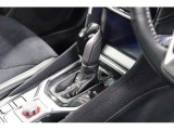 ミッションはストレート型CVTマニュアルモード付になります、CVT車ですがマニュアル感覚で運転操作ができます!シフトレバーの周りにはX-MODE(ダウンヒルコントロール)SW・ビューモニターSWを配置