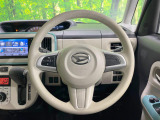 インテリアに合わせたデザインのステアリングは、運転される方のことも考え、運転しやすい形状、大きさです。是非一度、実際に触ってお確かめください。