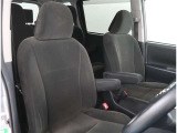 【フロントシート】運転しやすいドライバーズコックピット!ドライブが楽しくなります。