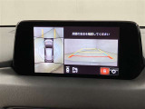 ディスプレイオーディオやカーナビは、現代のドライブにおいて欠かせない装備のひとつです。初めての場所でも迷いにくく、快適なルート案内で運転をサポートします。移動中のエンターテインメント性も高まります。