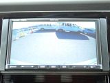 バックカメラ装備しております。駐車時に大変役に立ちますよ。駐車が苦手な方にも便利機能です。