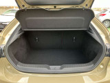 リアシートは6:4分割可倒式です。荷物の大きさに合わせてアレンジ可能です。