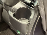 【ドリンクホルダー】ハンドルの右側にはドリンクホルダーが付いています。ちょうど手の届く所にありますので、とっても便利です♪