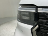LEDヘッドライトは、点灯の瞬間から最大光量を発揮し、突然暗くなるトンネルなどでの安定感を高めます。