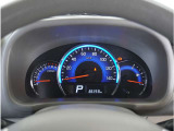 【明るく見やすいメーター】視認性が良く明るく見やすいメーター。運転者にとって見やすいメーターは運転していても疲れないですよね。