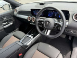 中古車だけではなく、新車も多岐にわたり、正規輸入車販売を行っております。全国選りすぐりの仕入ネットワークの中からあなたにピッタリのお車を探します!