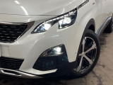 ●LEDヘッドライト:夜間走行時も良好な視界を確保し安心して運転できる高輝度LEDヘッドライトを装備!点灯速度が早く、消費電力も抑えられています。