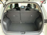 6:4の比率で後席が倒れてくれます。乗車人数と載せる荷物によってレイアウトを変えられます。この広さがたくさんあるe-POWERの魅力のひとつですね。