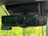 【デジタルインナーミラー】後席の大きな荷物や同乗者で後方が確認しづらい時でも安心!カメラが撮影した車両後方の映像をルームミラー内に表示。クリアな視界で状況の確認が可能です!
