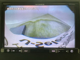 【バックカメラ】運転が苦手な方も車庫入れラクラクです!ギアをリバースに入れれば自動的に切り換わりますので、面倒な操作は不要です♪狭い駐車場もお車を傷つけず安心ですね!