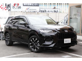 流れるような艶のあるシルエットと、SUVらしい力強さをひとつの造形に凝縮したプロポーション。スポーティーなスタイリングとクラスを超えた上質な色気が、類のない存在感を放っています。