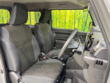 運転席シート廻りは使用感も少なく、良好な状態となっています。前オーナー様が丁寧に使っていたことがよくわかりますね。