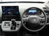 運転にかかわる様々な操作を安全に行えるように視点移動が少なく、操作性に配慮されたスイッチ類が凝縮されたコクピットです。