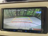 【バックカメラ】駐車時に後方がリアルタイム映像で確認できます。大型商業施設や立体駐車場での駐車時や、夜間のバック時に大活躍!運転スキルに関わらず、今や必須となった装備のひとつです!
