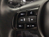 ステアリングリモコンは、運転中でも簡単に音量調整やチャンネル変更もできます!わき見運転防止にもつながるので安心です♪