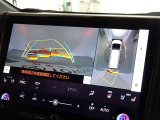 バックガイドモニターを装備しています、車庫入れもラクラクです。パノラミックビューモニターを搭載しています、上からの画像も表示されます。