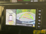 【全周囲カメラ】専用のカメラにより、上から見下ろしたような視点で360度クルマの周囲を確認することができます☆死角部分も確認しやすく、狭い場所での切り返しや駐車もスムーズに行えます。