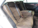 ゆったりした後席シート。中央は引き出すとアームレストにすることもできます