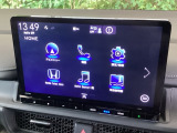 ナビ機能だけでなく、ミュージックサーバー、Bluetooth、フルセグテレビ、DVDとCD再生など、オーディオ機能がついています。