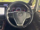 【純正革巻きステアリング】上質な革を使用することで、手にしっかり馴染みとても運転しやすいハンドルです♪