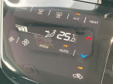 オートエアコンです!温度を設定すれば自動で空調調整をしてくれます。
