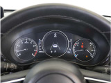 【明るく見やすいメーター】視認性が良く明るく見やすいメーター。運転者にとって見やすいメーターは運転していても疲れないですよね。