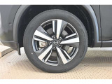 純正なので車に似合うデザインになっていますね。スタッドレスタイヤもご相談下さい。