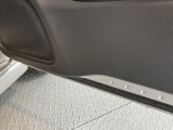 ドアの内張りにキズあります。
