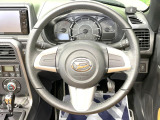 【純正革巻きステアリング】上質な革を使用することで、手にしっかり馴染みとても運転しやすいハンドルです♪