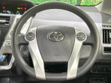 インテリアに合わせたデザインのステアリングは、運転される方のことも考え、運転しやすい形状、大きさです。是非一度、実際に触ってお確かめください。