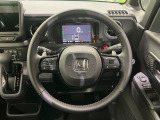 【純正革巻きステアリング】上質な革を使用することで、手にしっかり馴染みとても運転しやすいハンドルです♪