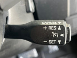 【クルーズコントロール】高速道路もラクラク走行。アクセルを離しても一定速度で走行ができ、長距離運転時の負担を軽減!加速・減速も簡単なスイッチ操作で調整できます。
