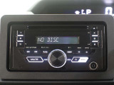 CD・ラジオチューナーを装備しております!運転中も退屈しないですね☆