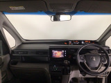 【前方視界】開放的な前方視界!運転がしやすく疲れにくいです♪窓が大きく、見通しがとっても良いおクルマですよ♪