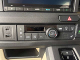 運転席のみシートヒーター付いてます。