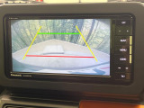【バックカメラ】駐車時に後方がリアルタイム映像で確認できます。大型商業施設や立体駐車場での駐車時や、夜間のバック時に大活躍!運転スキルに関わらず、今や必須となった装備のひとつです!