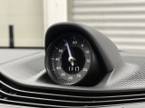 スポーツクロノパッケージ搭載なので走りに特化しておりスポーティーな運転をお楽しみいただけます。