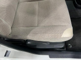 痛みの出やすい運転席シートの角、フロアマット、座面、ともに良好です