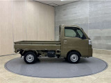全車1年間の走行距離無制限のロングラン保証付きです。また、さらに安心をお求めの方には1年〜2年の保証延長ができる「ロングラン&alpha;保証」(有償)もお選びいただけます。