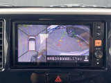 上からまる見え!アラウンドビューモニターの画像です。純正ナビに映してあります。お車を真上から見たような映像をミラーやナビ画面に映し出す事によって、車両の周囲を確認し、駐車時や発進時の運転をサポート。