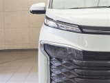 LEDヘッドライトです。デザイン性がよくとても明るいので、夜間の走行や悪天候でも安心です。しかも長寿命!