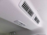 前席の空気を後席にも循環させれますよ^^これで車内は快適ですよね^^