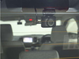リヤ用ドライブレコーダー装備!これがあれば、相手方が危険運転をしてきた場合などでも客観的に証明でき、事故や事件の直接的な証拠の確保にも生り得ます。