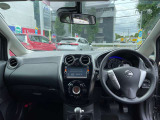シンプルな運転席回りで操作も楽です