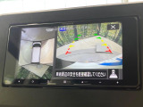 【アラウンドビューモニター】専用のカメラにより、上から見下ろしたような視点で360度クルマの周囲を確認することができます☆死角部分も確認しやすく、狭い場所での切り返しや駐車もスムーズに行えます。