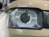 LEDヘッドライトは、点灯の瞬間から最大光量を発揮し、突然暗くなるトンネルなどでの安定感を高めます。