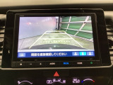 バックモニター付きで車庫入れもラクラク♪
